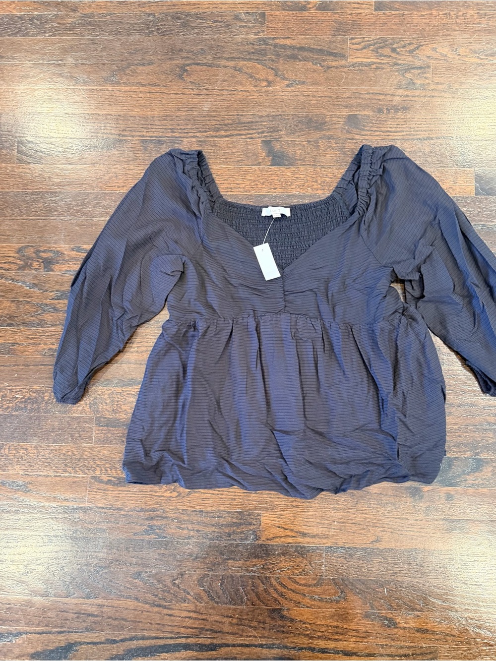 Women's black Textured V-Neck Peasant Top. Loft. NWT.